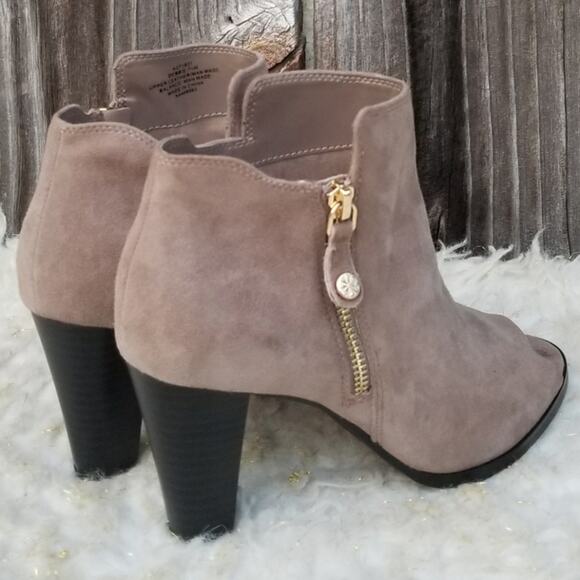 Isaac Mizrahi Live Debbie Boot Size 7.5 Tan Suede Leather Heel Open Toe Side Zip - Picture 6 of 13